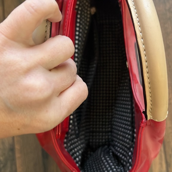 Red bag - Picture 6 of 6